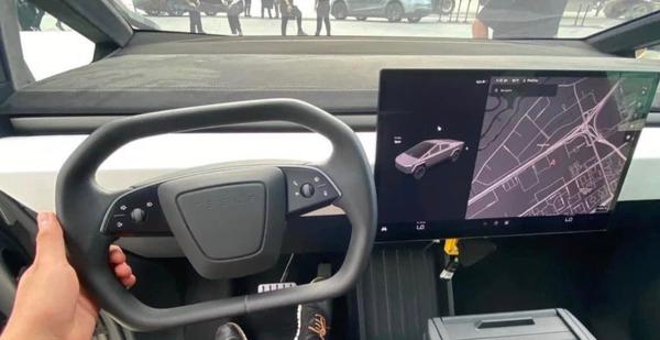 Ảnh nội thất Tesla Cybertruck với vô-lăng siêu lạ