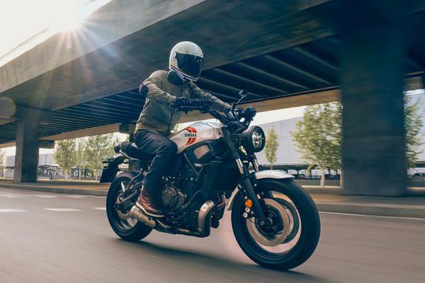 Trình làng Yamaha XSR700 giá 245 triệu đồng