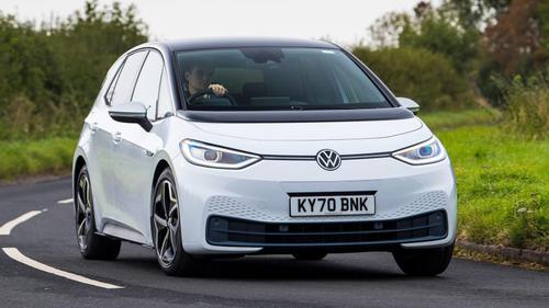 Xe hybrid và xe điện lần đầu tiên bán chạy hơn động cơ diesel ở châu Âu