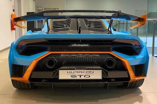 Chi tiết Lamborghini Huracan STO đầu tiên về Việt Nam với màu sơn độc đáo