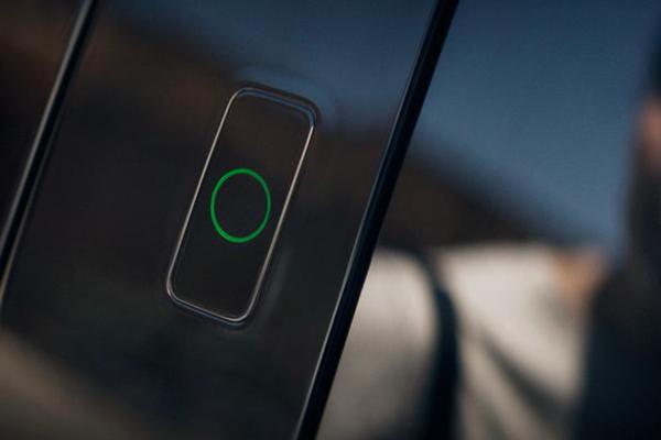 Genesis GV60 được trang bị công nghệ nhận dạng khuôn mặt để mở khóa cửa