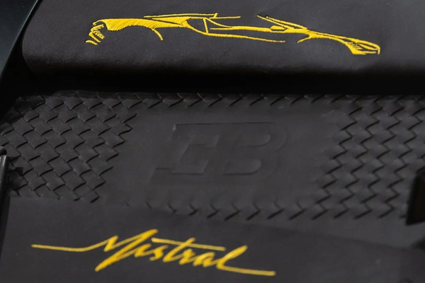 Mãn nhãn với Bugatti W16 Mistral, mẫu xe cuối cùng trang bị động cơ W16