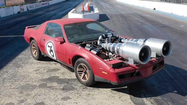 Khám phá những chiếc ô tô độ có khoang động cơ độc, dị