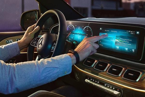 Xe xăng thắnhếg t xe điện về trải nghiệm công nghệ
