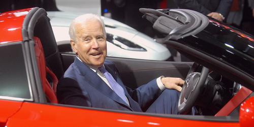 Tổng thống Mỹ Joe Biden góp phần tạo nên sự ổn định của ngành công nghiệp ô tô