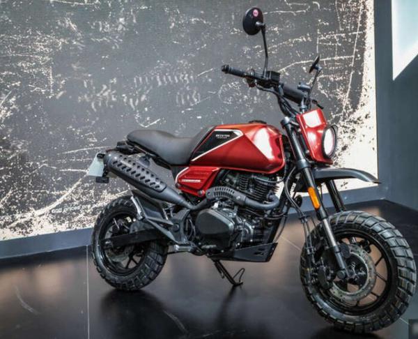 Côn tay cỡ nhỏ Brixton Crossfire 150 XS 2023 ra mắt cạnh tranh Honda Monkey