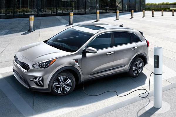 Top 10 xe plug-in-hybrid rẻ nhất năm 2022