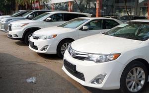 "Dọn hàng - xả kho" ô tô đại hạ giá