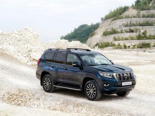 Toyota Land Cruiser Prado 2020 tăng giá đột ngột đến 100 triệu đồng trước Tết Nguyên đán