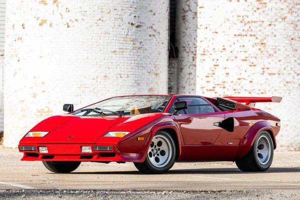 Điểm qua những mẫu xe Lamborghini ấn tượng nhất