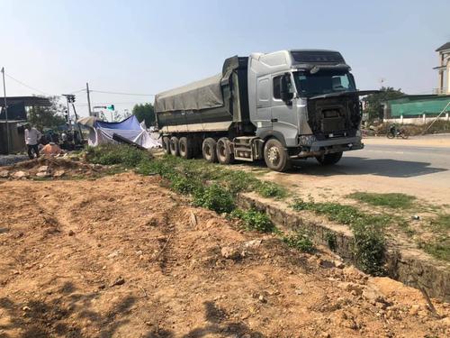 Người phụ nữ bị bánh xe đầu kéo cán trúng tử vong tại chỗ, thi thể không còn nguyên vẹn