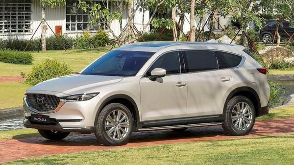 Mazda CX-8 giảm giá 20 triệu đồng, "quyết đấu" Hyundai Santa Fe