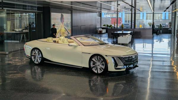 Ngắm mẫu mui trần Cadillac Sollei siêu sang chạy điện