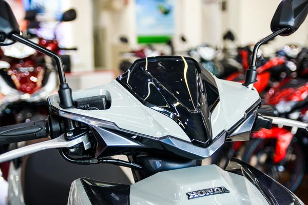 Ảnh thực tế Honda Air Blade bản Giới hạn tại đại lý TP.HCM
