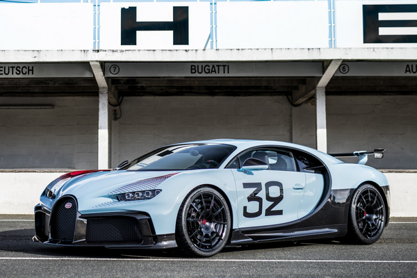 Chiêm ngưỡng Bugatti Chiron Pur Sport Grand Prix vừa ra mắt