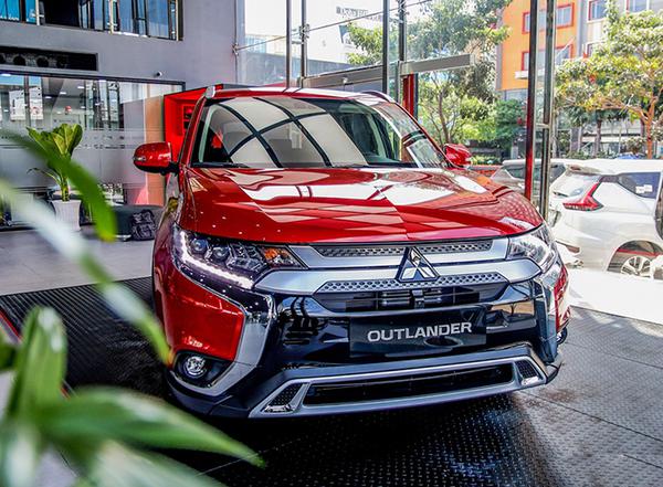 Chi tiết về Mitsubishi Outlander, cập nhật bảng giá tháng 12/2021