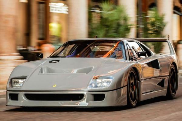 Ferrari F40 Competizione với vẻ ngoài ấn tượng được mang đi đấu giá