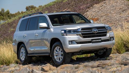 Toyota Land Cruiser sẽ ra mắt vào đầu tháng 8 nhân dịp kỷ niệm 70 năm mẫu xe này tồn tại ?