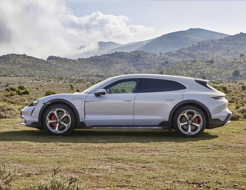 Porsche Taycan Cross Turismo 2021 chính thức ra mắt với 4 phiên bản thể thao, khỏe khoắn