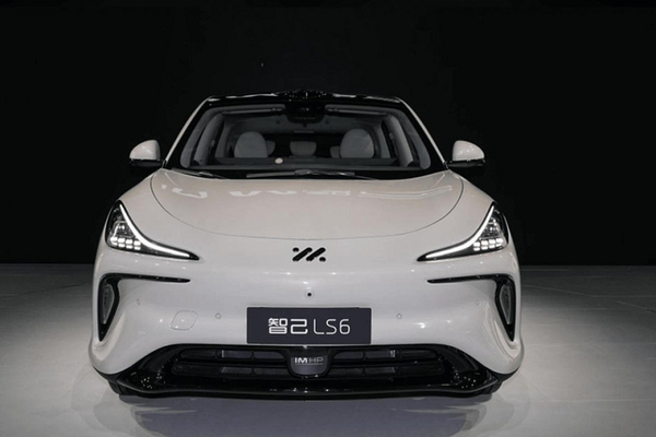 Xe điện Trung Quốc cháy hàng sau quảng cáo chạy 500km chỉ 15 phút sạc
