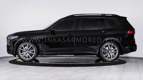 BMW X7 "mặc áo giáp", bất chấp súng trường, lựu đạn