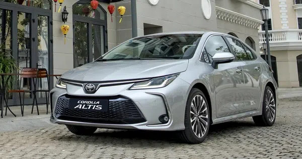 Toyota Corolla Altis 2023: Giá lăn bánh, thông tin xe & ưu đãi tháng 11/2023