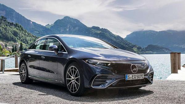 Mercedes-Benz triệu hồi hơn 1.200 xe do lỗi chức năng eCall