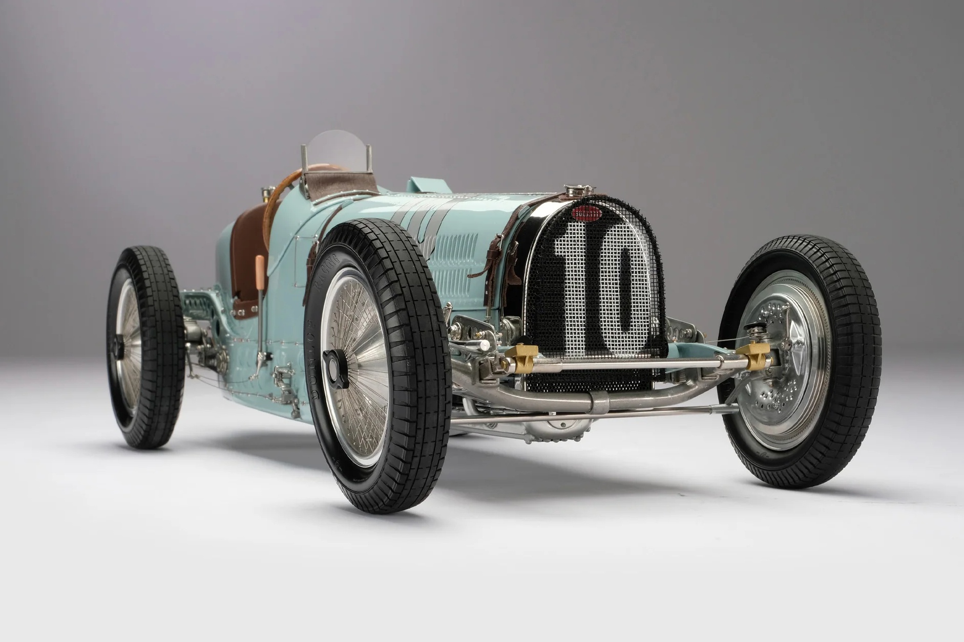 Cận cảnh siêu xe Bugatti Chiron Vainqueur de Coeur