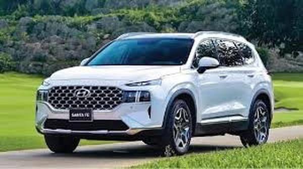 Giá lăn bánh Hyundai Santa Fe mới nhất giảm 100 triệu đồng, Santa Fe hay Ford Everest đều 'lép vế'