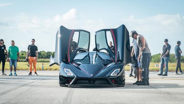 Siêu xe SSC Tuatara ghi nhận đạt tốc độ 483 km/h trên quãng đường ở Trung tâm Vũ trụ Kennedy