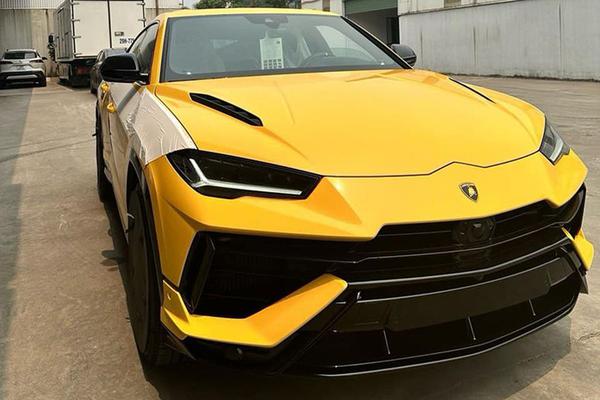 Ngắm siêu phẩm SUV Lamborghini Urus S hơn 16 tỷ của Huấn Hoa Hồng