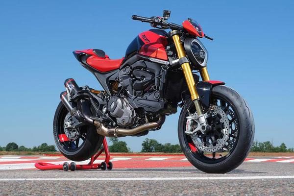 Ducati Monster SP vừa ra mắt với công suất 111 mã lực