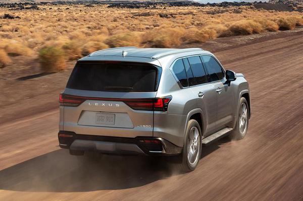 SUV cỡ lớn Lexus LX600 chính thức ra mắt với loạt trang bị tiện nghi hiện đại