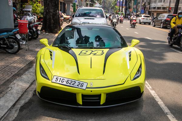 Ngắm Ferrari 488 GTB mang phong cách xe đua tại TP.HCM