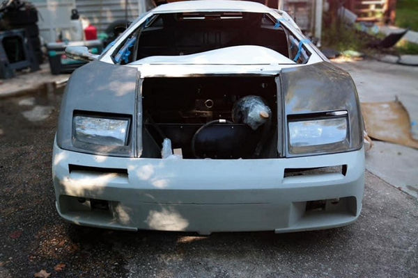 Lamborghini Diablo hàng pha-ke, không động cơ vẫn có giá 700 triệu đồng