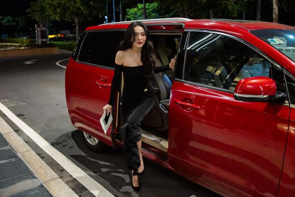 Ngắm người đẹp, xe sang ở đám cưới Midu