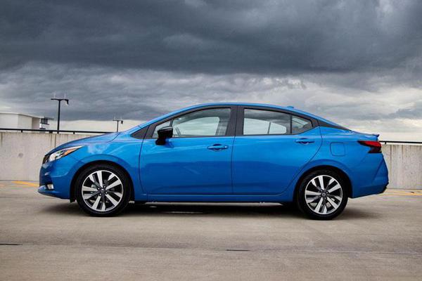 Top 10 ô tô sở hữu tính năng đề nổ từ xa có giá rẻ nhất