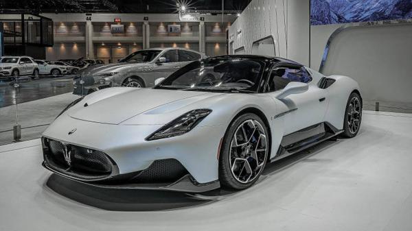 Mãn nhãn với siêu xe Maserati MC20 tại buổi Triển lãm ô tô Quốc tế Bangkok 2021