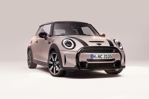 Đội hình Mini Cooper phiên bản cập nhật 2022 với vẻ ngoài bắt mắt hơn