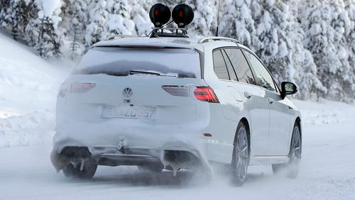 Volkswagen Golf R Estate 2021 lộ ảnh chạy thử nghiệm không ngụy trang với ngoại hình độc đáo