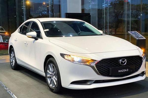 Mazda3 giảm giá sâu lên đến 60 triệu đồng tại đại lý