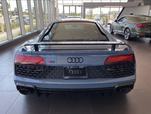 Audi R8 2021 được đại lý tư nhân nhận cọc với giá 21 tỷ đồng