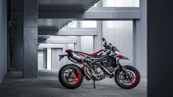 Ra mắt Ducati Hypermotard 950 RVE lấy cảm hứng từ vẽ Graffiti đường phố