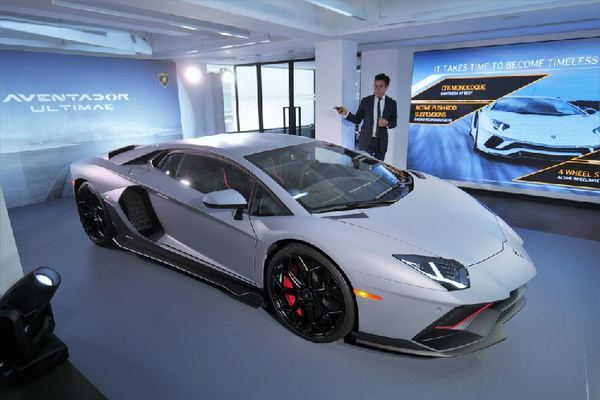 Siêu phẩm Lamborghini Aventador LP780-4 Ultimae 24 tỷ cho đại gia Hồng Kông