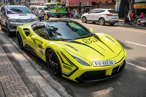 Ngắm Ferrari 488 GTB mang phong cách xe đua tại TP.HCM