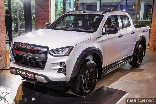 Chi tiết bán tải Isuzu D-Max X-Terrain 2022 với giá từ 771 triệu đồng tại Malaysia