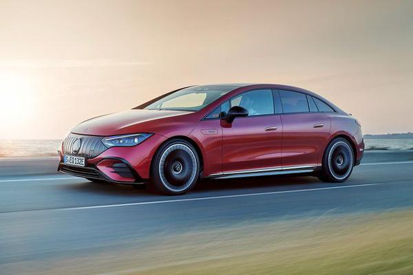 Ô tô điện Mercedes-AMG EQE ra mắt với phong cách thể thao