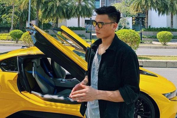 BMW i8 biển 'tứ quý 6' của thủ môn Bùi Tiến Dũng rao bán giá 3 tỷ đồng