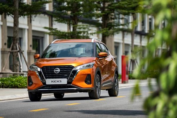 Nhiều người rao bán Nissan Kicks giảm giá kỷ lục gần 300 triệu đồng, rẻ hơn KIA Sonet và Toyota Raize