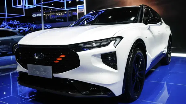 Mẫu SUV điện Ford hợp tác cùng Volkswagen sẽ có màn hình siêu rộng